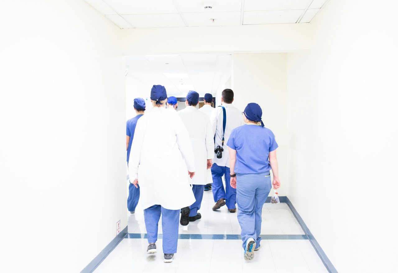 Echipă de specialiști din domeniul medical – asigurare malpraxis